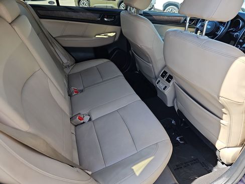 Used 2018 Subaru Outback 2.5i Limited image 11