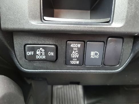 Used 2018 Toyota Tacoma TRD Off-Road AWD/4WD image 20