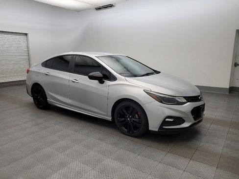 Used 2018 Chevrolet Cruze LT w/ Convenience Package FWD image 11