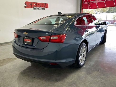 Used 2025 Chevrolet Malibu LT image 3