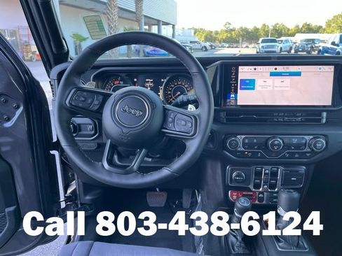 Used 2026 Jeep Wrangler Unlimited Rubicon 392 AWD/4WD image 16