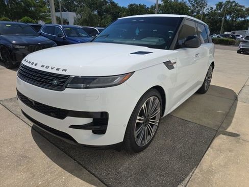 Used 2026 Land Rover Range Rover Sport SE AWD/4WD image 2