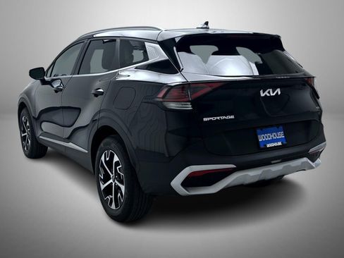 Used 2025 Kia Sportage EX image 7