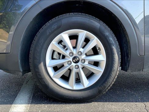 Used 2019 Kia Sorento FWD image 8