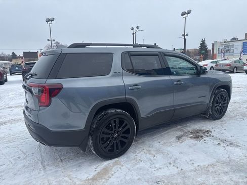 Used 2022 GMC Acadia SLT w/ Elevation Edition image 8