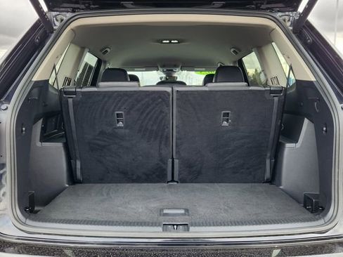 Certified 2025 Volkswagen Atlas SE image 11