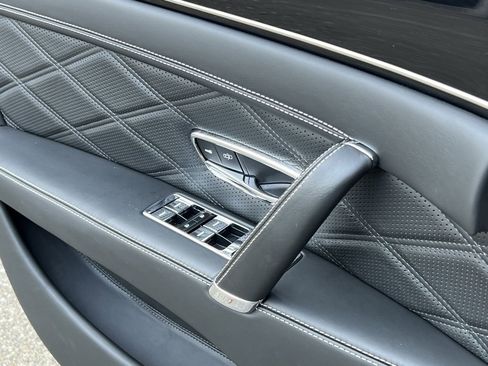 Used 2014 Bentley Flying Spur W12 image 31