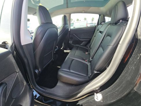 Used 2021 Tesla Model Y Long Range AWD/4WD image 4