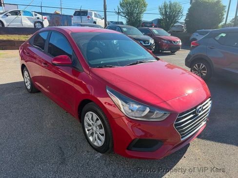 Used 2021 Hyundai Accent SE FWD image 3