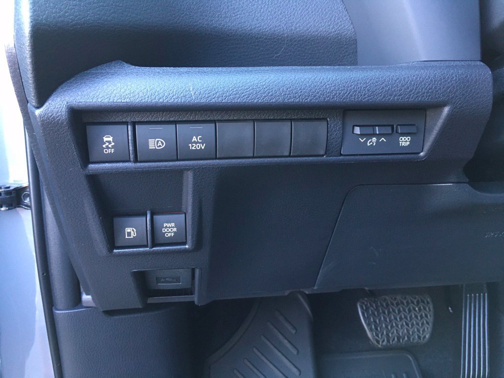 New 2026 Toyota Sienna XLE Woodland Edition AWD/4WD image 19