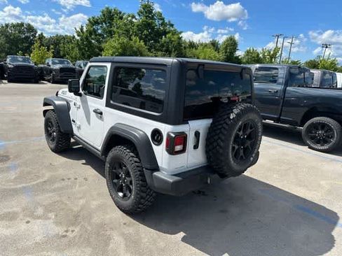 Used 2022 Jeep Wrangler Sport AWD/4WD image 16