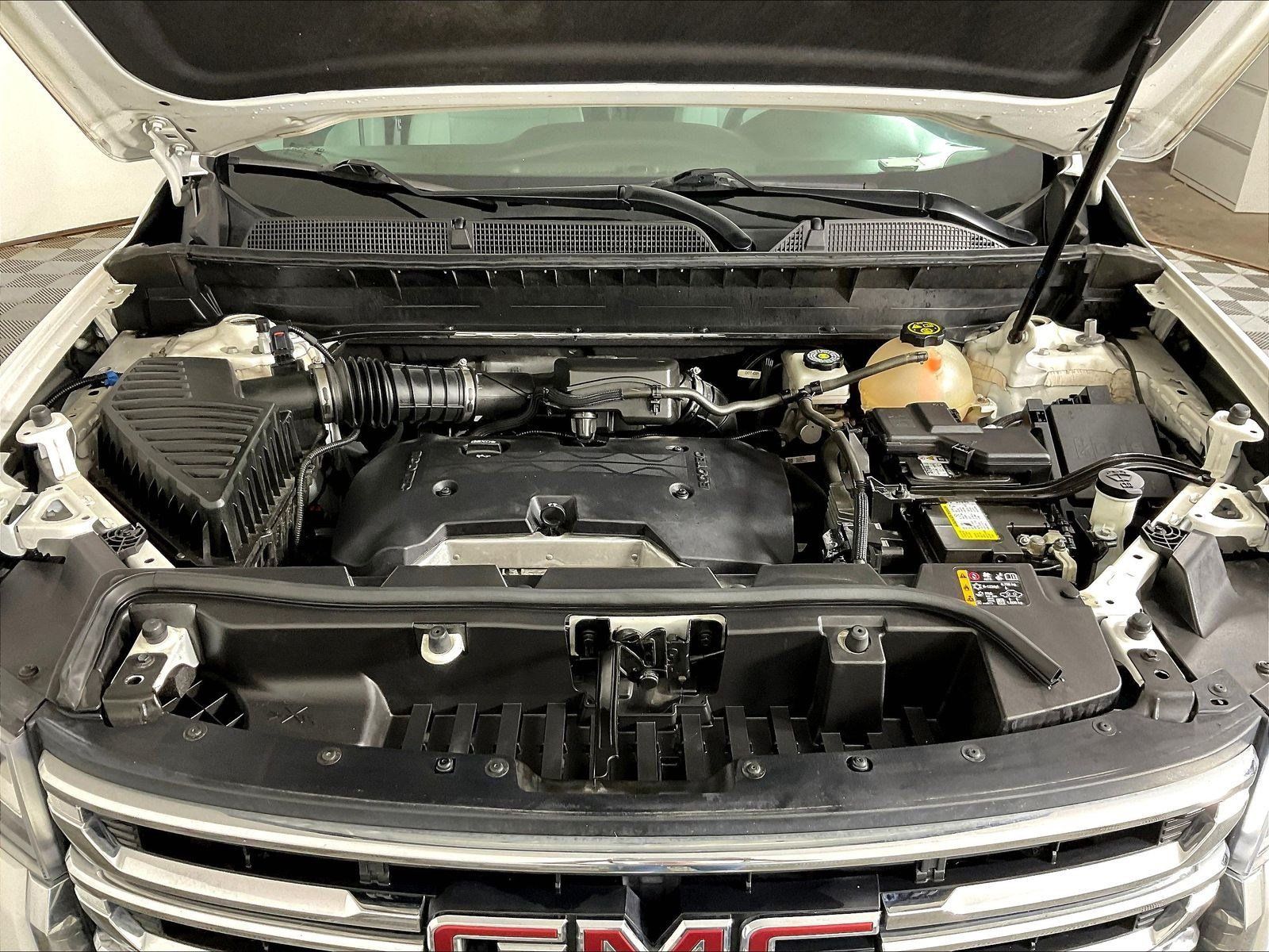 Used 2021 GMC Acadia SLE FWD image 30