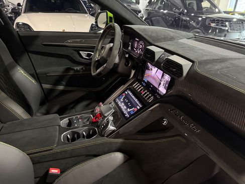 Used 2024 Lamborghini Urus Performante AWD/4WD image 61