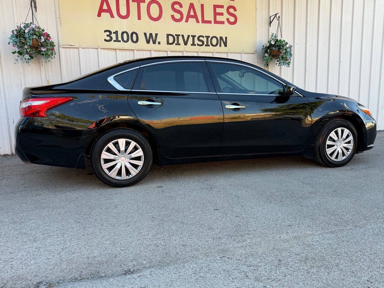 Used 2017 Nissan Altima 2.5 S w/ Power Driver Seat Package FWD image 3