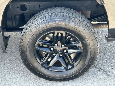 Used 2019 Chevrolet Silverado 1500 Custom Trail Boss w/ Custom Convenience Package image 14