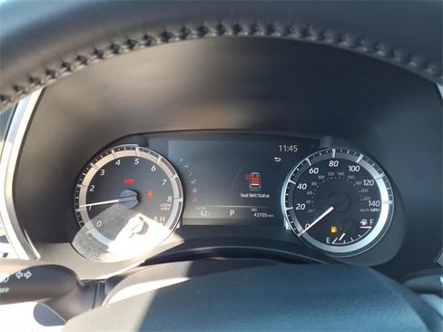 Used 2023 Toyota Highlander XLE image 29