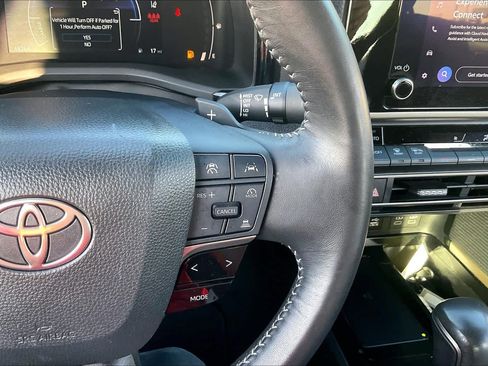 Used 2025 Toyota Camry SE w/ Convenience Package FWD image 25