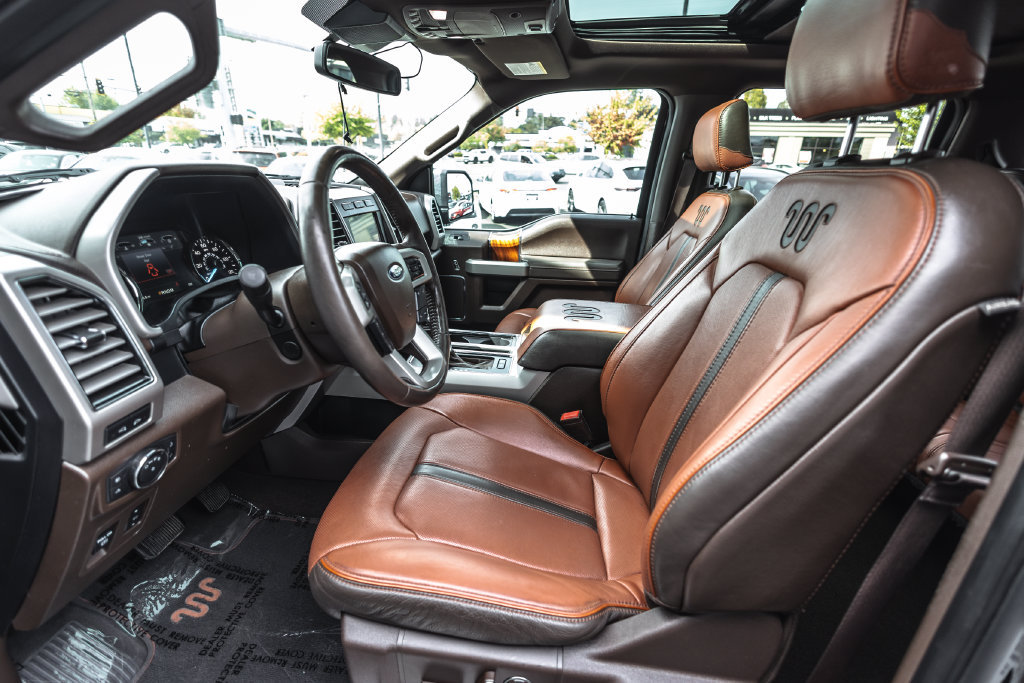Used 2018 Ford F150 King Ranch w/ Equipment Group 601A Luxury AWD/4WD image 21