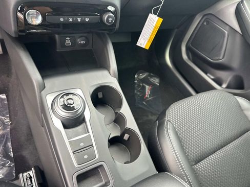 New 2025 Ford Escape SE image 64
