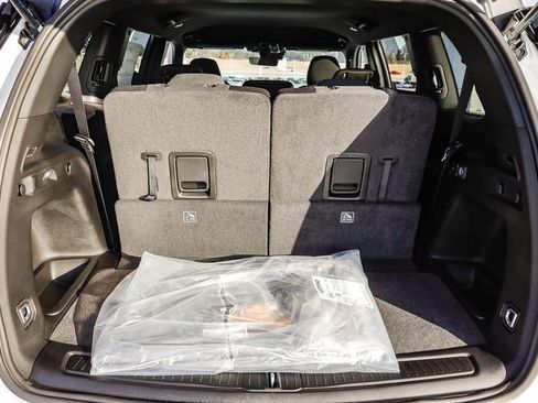 New 2025 Jeep Grand Cherokee L Laredo image 27