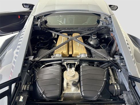 Used 2021 Lamborghini Huracan STO image 24
