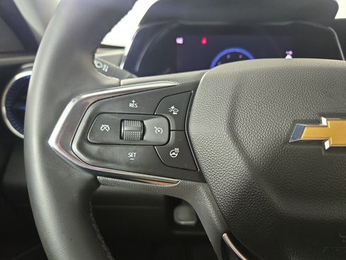 Used 2025 Chevrolet Trax LT w/ Driver Confidence Package FWD image 16