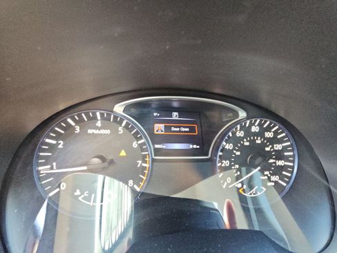 Used 2016 Nissan Altima 2.5 SR w/ Interior Lighting Package FWD image 8