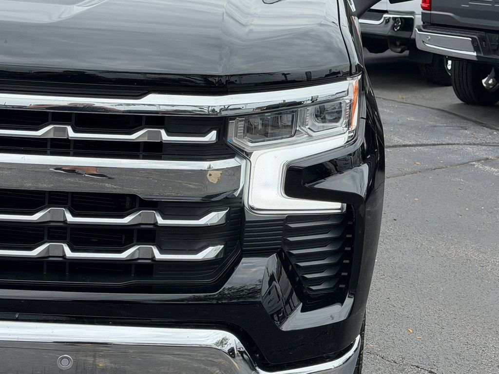 Certified 2024 Chevrolet Silverado 1500 LTZ AWD/4WD image 21