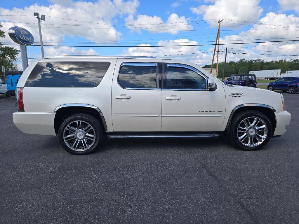 Used 2012 Cadillac Escalade ESV Luxury AWD/4WD image 6