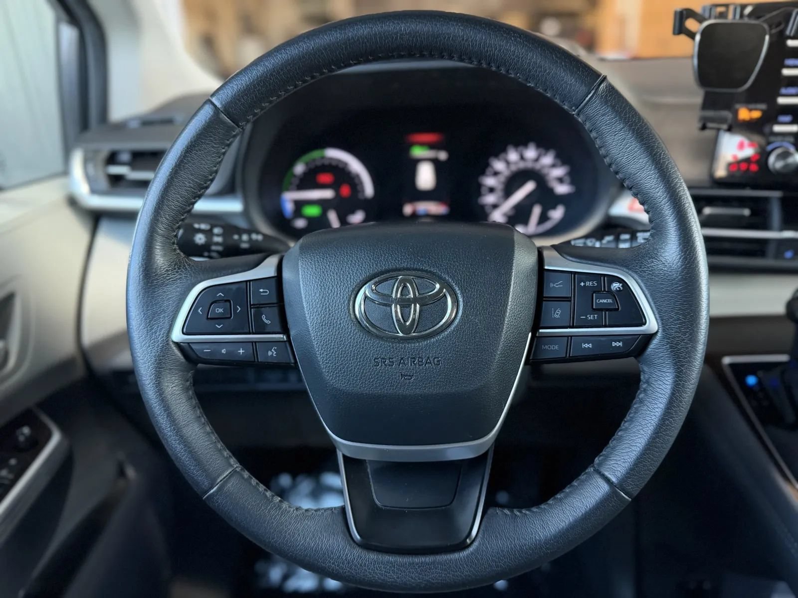 Used 2022 Toyota Sienna XLE FWD image 23