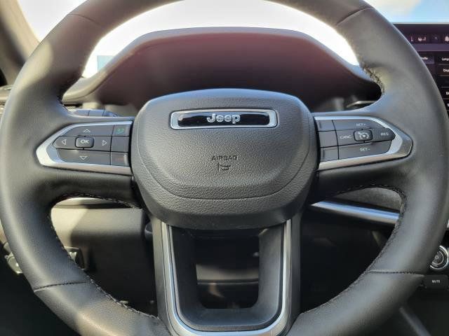 Used 2023 Jeep Compass Latitude AWD/4WD image 12