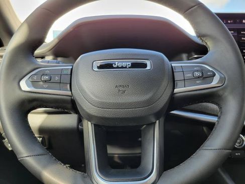 Used 2023 Jeep Compass Latitude AWD/4WD image 12