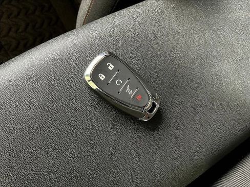 Used 2023 Chevrolet Equinox LT FWD image 32