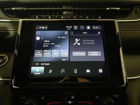 Used 2023 Jeep Grand Cherokee Altitude AWD/4WD image 26