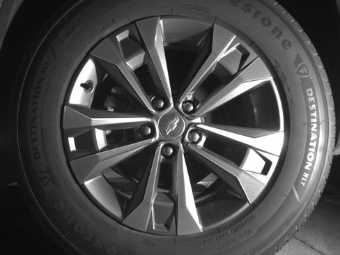 Used 2025 Chevrolet Equinox LT FWD image 14