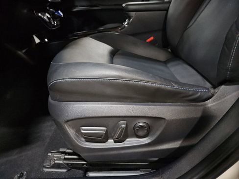 Certified 2020 Toyota Prius Limited image 18