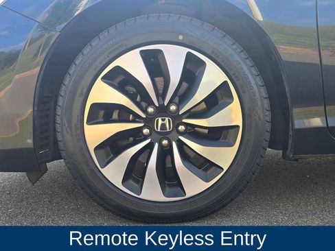 Used 2017 Honda Accord Hybrid Sedan image 8