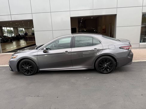 Used 2024 Toyota Camry SE FWD image 2