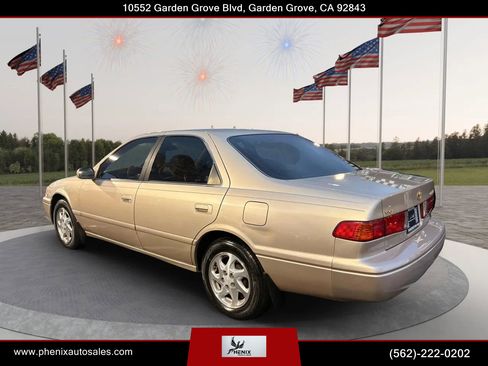 Used 2000 Toyota Camry CE image 6
