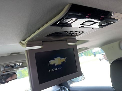 Used 2019 Chevrolet Suburban Premier AWD/4WD image 29
