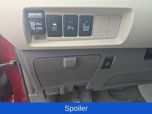 Used 2017 Toyota Sienna XLE w/ XLE Navigation Package FWD image 12