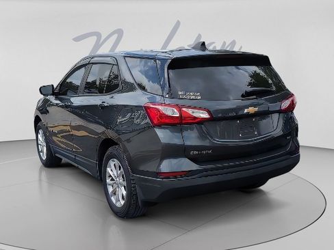 Used 2020 Chevrolet Equinox LS w/ LS Convenience Package AWD/4WD image 4