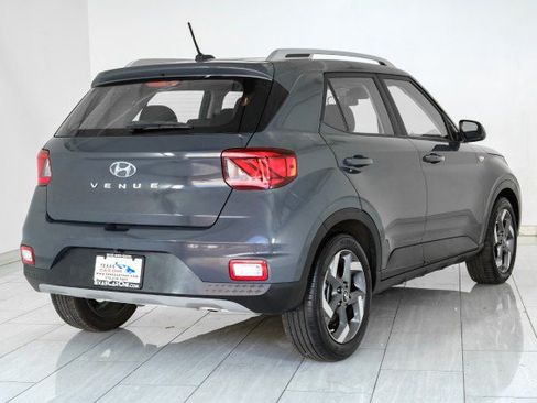 Used 2024 Hyundai Venue SEL FWD image 6