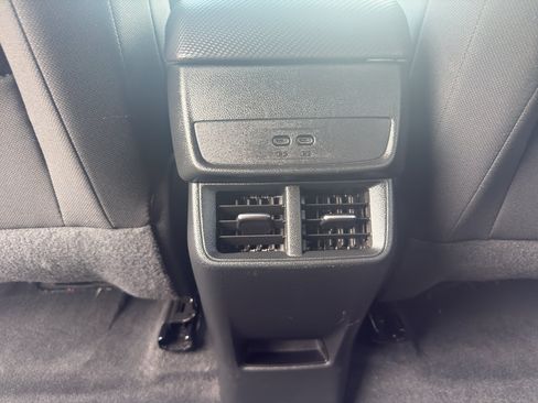 Used 2025 Chevrolet Equinox LT FWD image 30