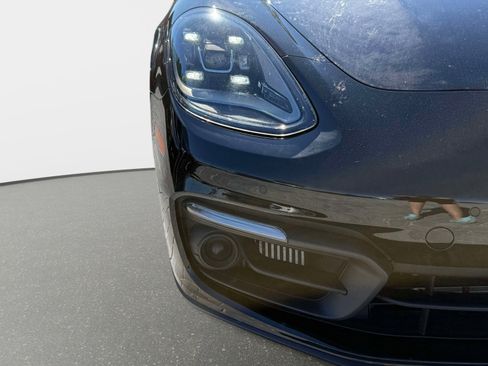 Used 2022 Porsche Panamera 4 image 9