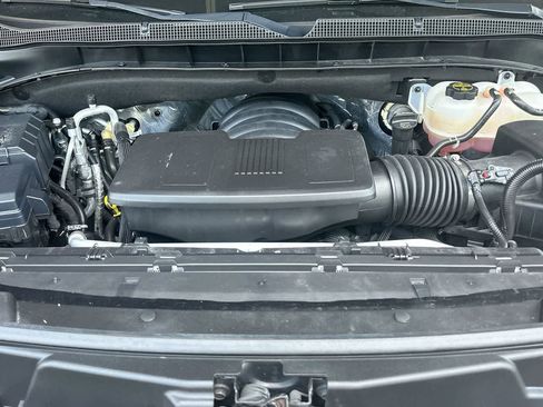 Used 2024 Chevrolet Suburban Premier RWD image 12