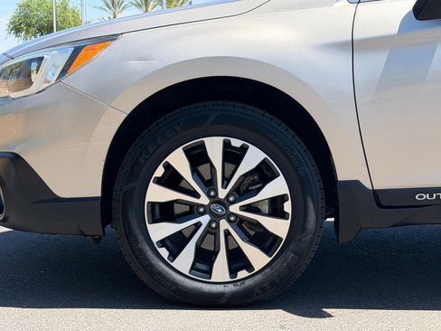 Used 2017 Subaru Outback 2.5i Limited AWD/4WD image 10