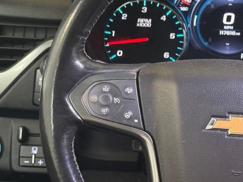Used 2018 Chevrolet Suburban Premier AWD/4WD image 10