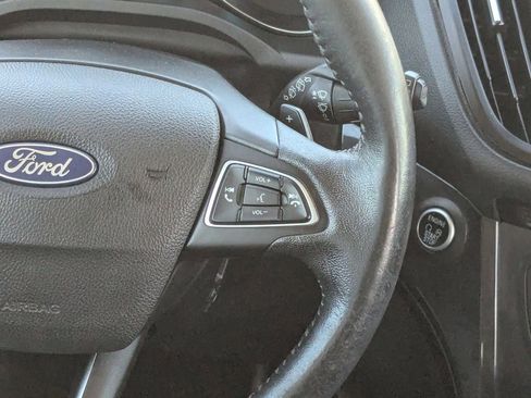 Used 2017 Ford Escape Titanium image 18