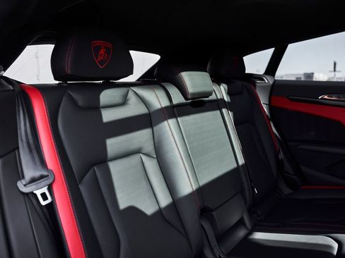 Used 2025 Lamborghini Urus S AWD/4WD image 43